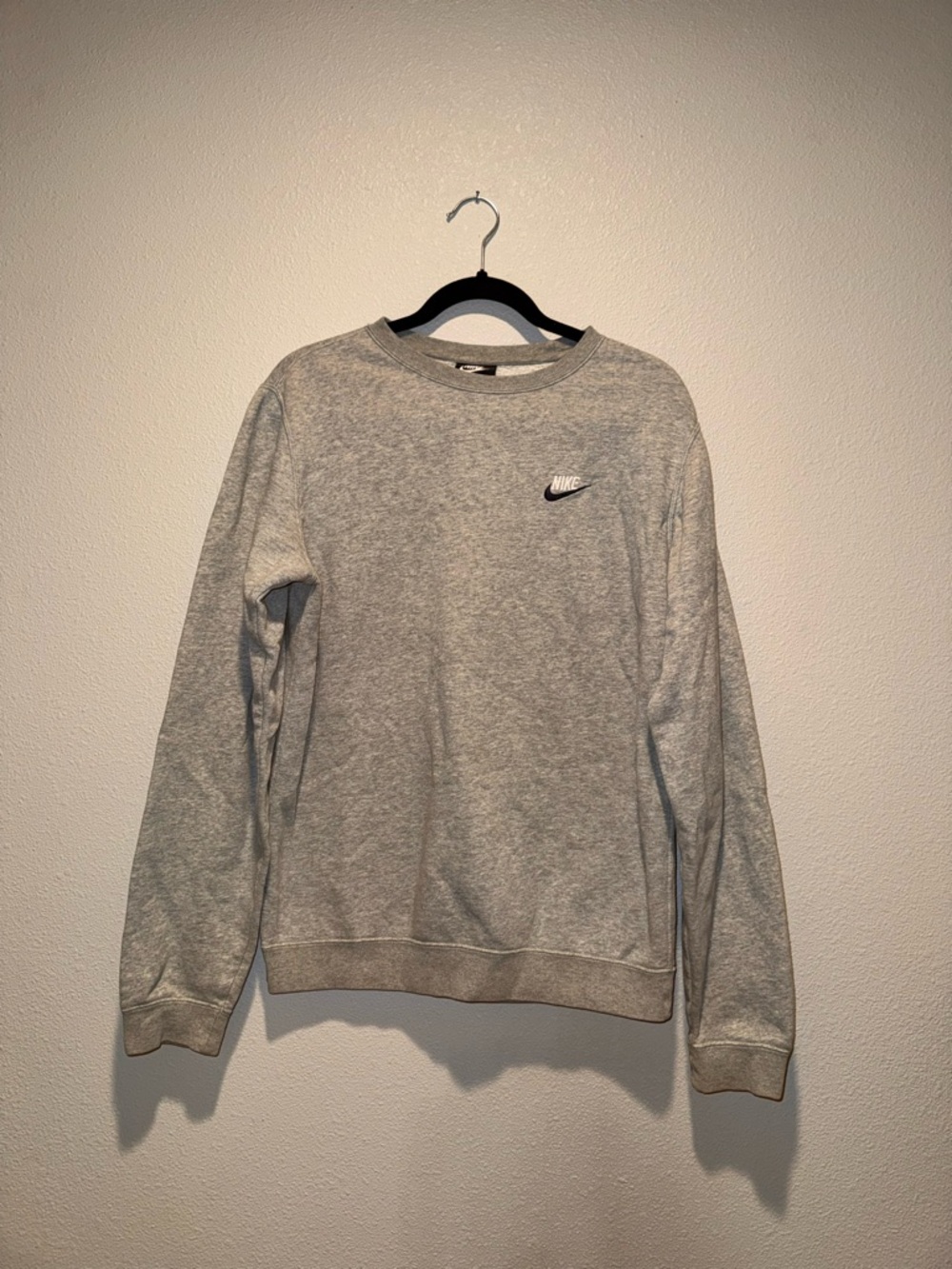 Nike Women’s Light Grey Crewneck Sweatshirt